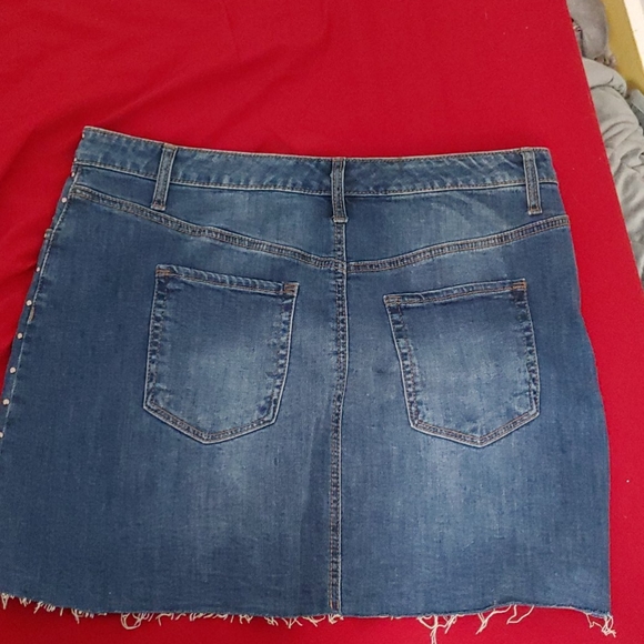 Jean studded skirt - Picture 2 of 4